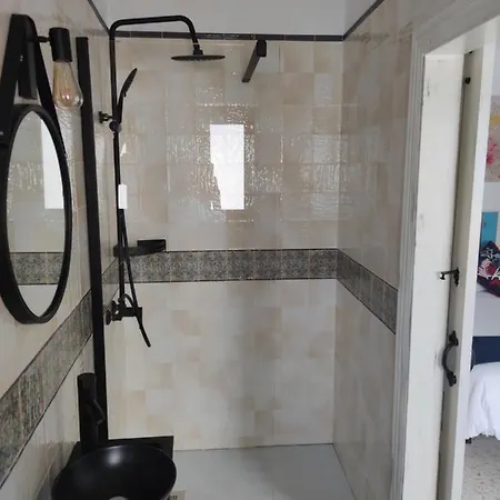 Apartament Casa Mixa Con Decoracion Estilo Industrial