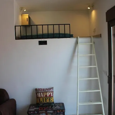 Casa Mixa Con Decoracion Estilo Industrial Apartament